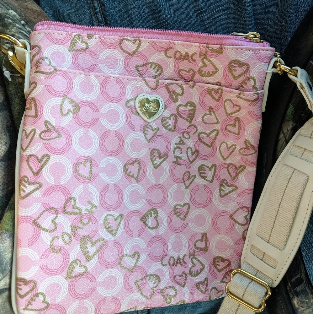 Limited edition coach shoulder bag Pink with heart